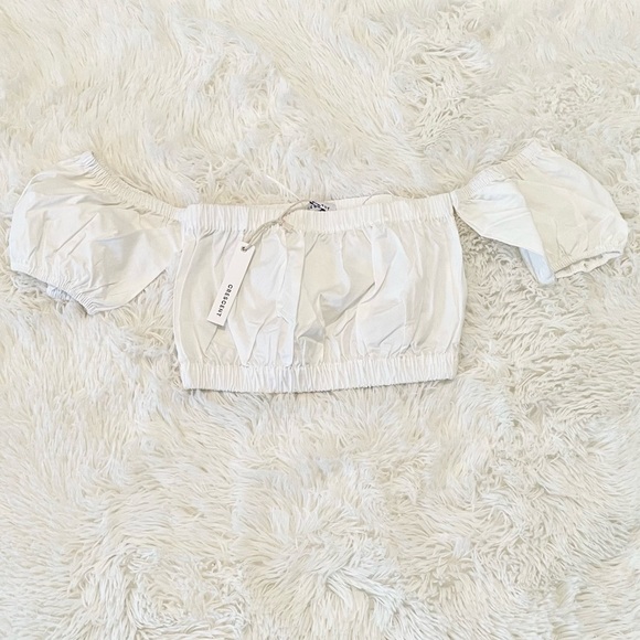 NWT Crescent Off Shoulder White Crop Top, S - Picture 3 of 3